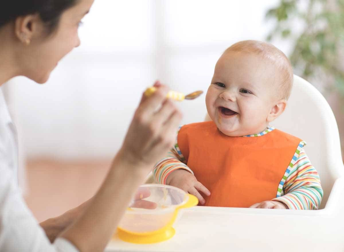 Bayi makan